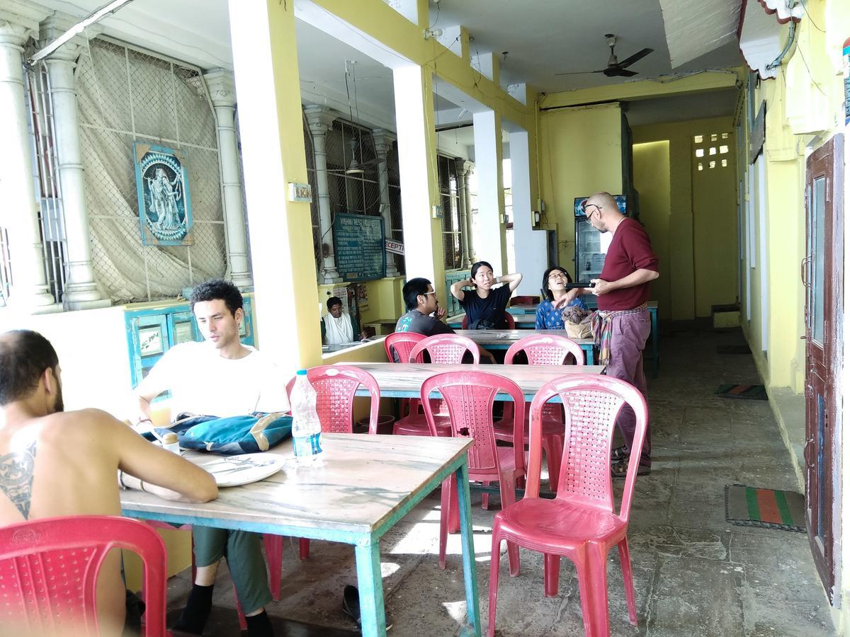 Vishnu Rest House Varanasi Bagian luar foto